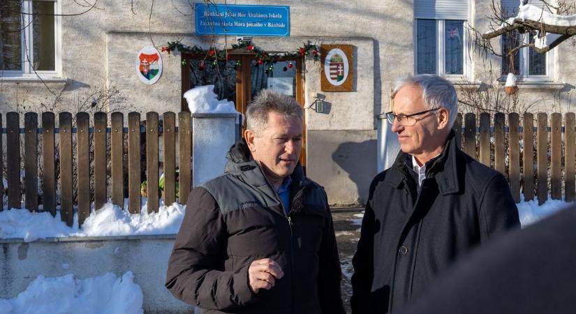 Folytatódik a majd' 100 esztendős tatabányai iskola megújítása