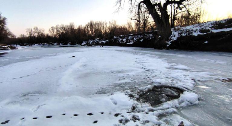 Beszakadt két gyerek alatt az Ipoly jege, egy járókelő mentette meg az életüket