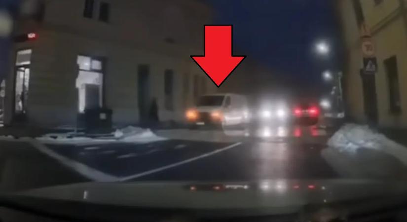 Te ne így parkold le az autód: ezért a figyelmetlenségért súlyos bírság járhat!