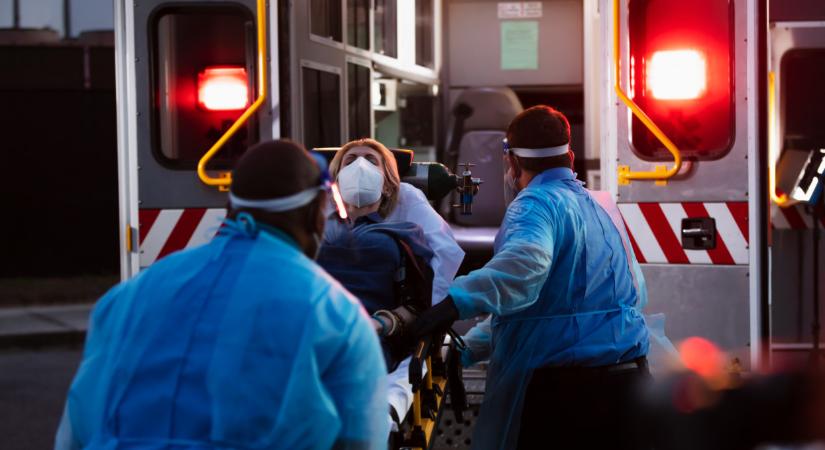 Sokkoló: beszakadt a jég két gyerek alatt, rohammentőt kellett hívni  Fotók