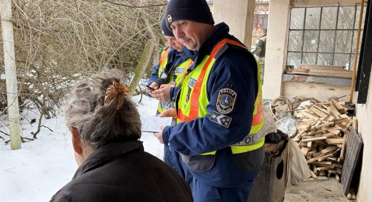 A segítségnyújtás hétvégén sem állt meg