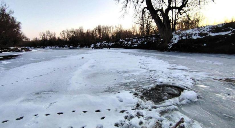 Életveszély! Két kislány szakadt be a folyóba - megszólalt az Operatív Törzs