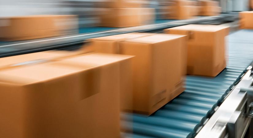 Csomaglogisztikai óriás születik Magyarországon