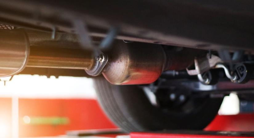 Sorra tűntek el a katalizátorok, de végre egy kicsit fellélegezhetünk, bíróság előtt felel a tolvaj