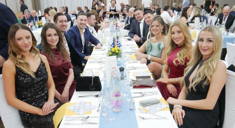 Görög életérzés a 18. Sárvár Városi Bálon - A Sárvári Cseperedő Bölcsődét támogatják a bevétellel