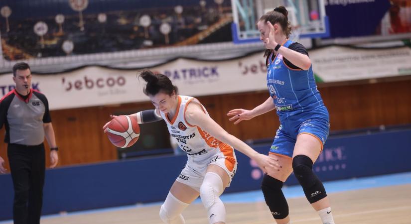 A tripla a minden, vagy mégsem? Videón az elképesztő félpályás pécsi hármas