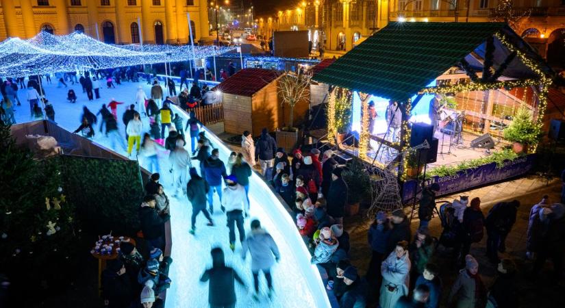 Több mint tizenkétezer debreceni diák korcsolyázott a Kossuth téri jégpályán