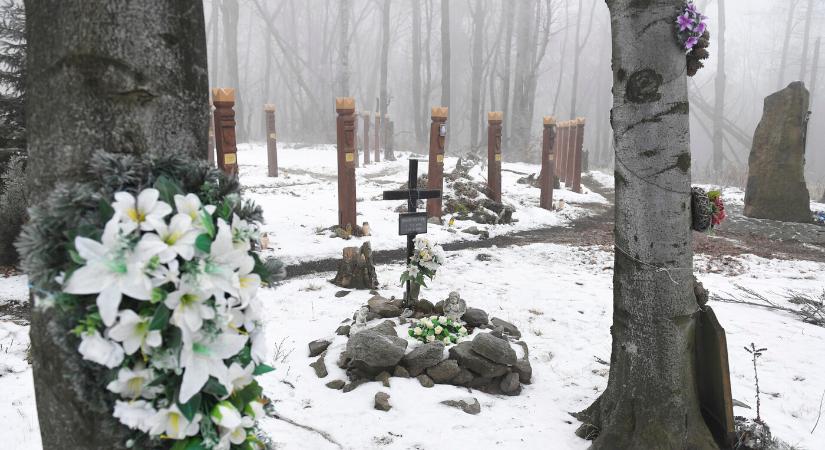 A hejcei légi katasztrófa áldozataira emlékezett Pellegrini