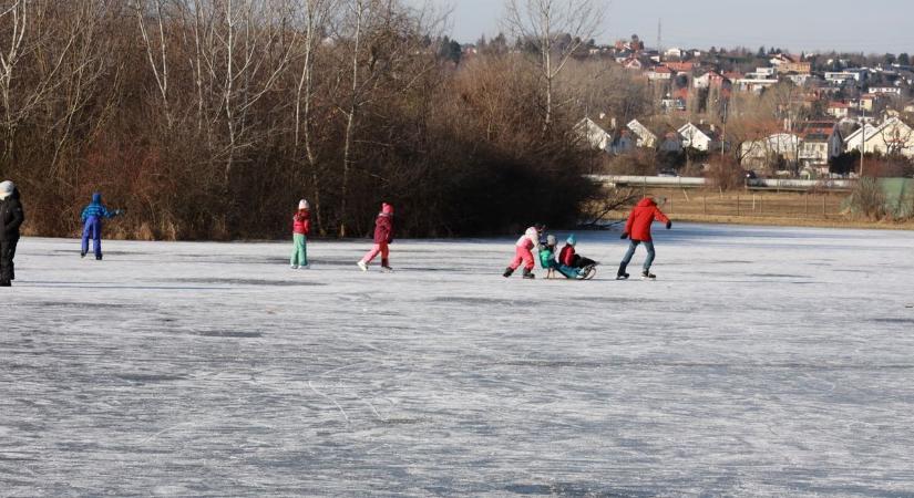 Tolnában volt a leghidegebb hétfőn hajnalban, készülhetünk az újabb havazásokra is