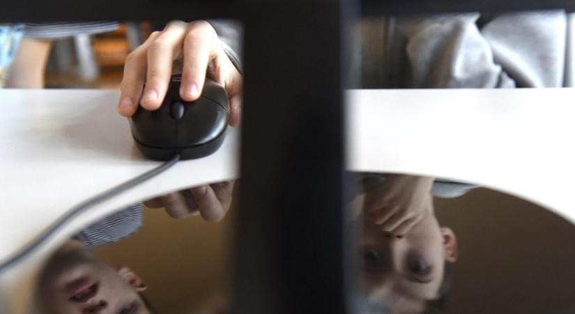 Félanalfabétává válhatnak a fiatalabb generációk, ha rosszul használják a mesterséges intelligenciát