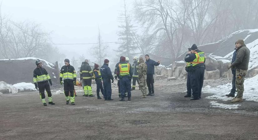 Hadházy Ákos: A kormány ingyen favágóként használja a tűzoltókat