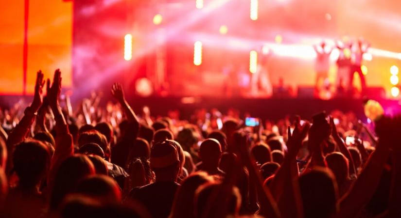 Fantasztikus hírre ébredhettek a magyar diákok – régóta várt lehetőséget kapnak