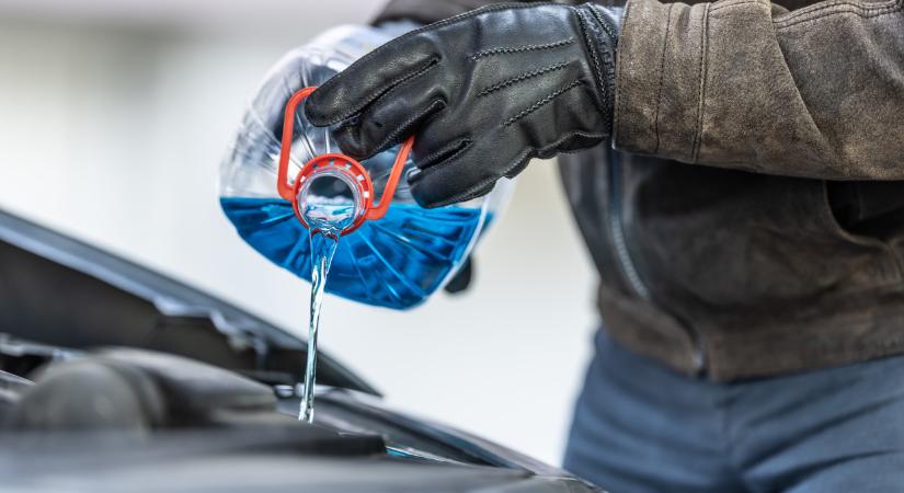 Teszten az Aldi, Lidl, Tesco filléres téli szélvédőmosó folyadéka: tényleg jó -19 fokig?