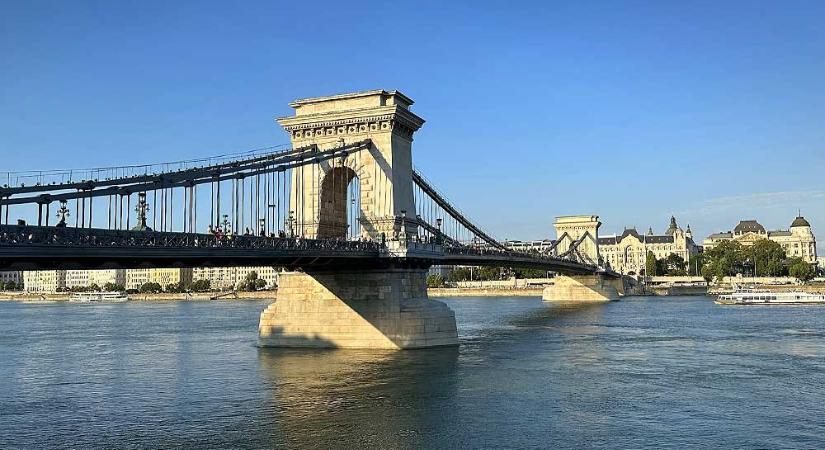 Egyre valószínűbb, hogy Egressy Mátyás zuhant a jeges Dunába: a 18 éves fiú kulcscsomóját a Lánchídon találták meg