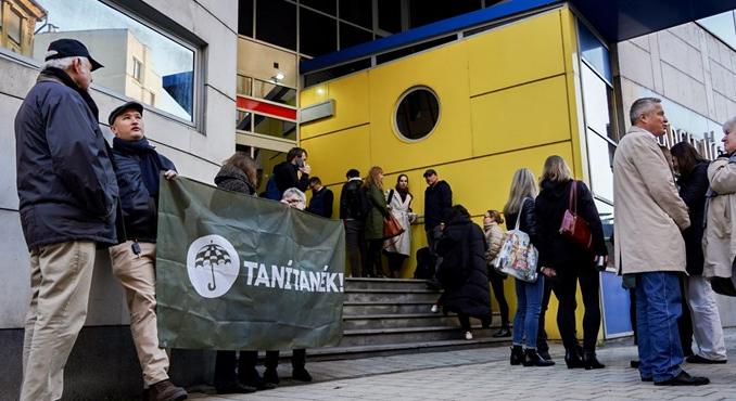 Veszített a Kúrián az Eötvös és a Vörösmarty Gimnázium kirúgott tanára – adományokból gyűlt össze a perköltségük