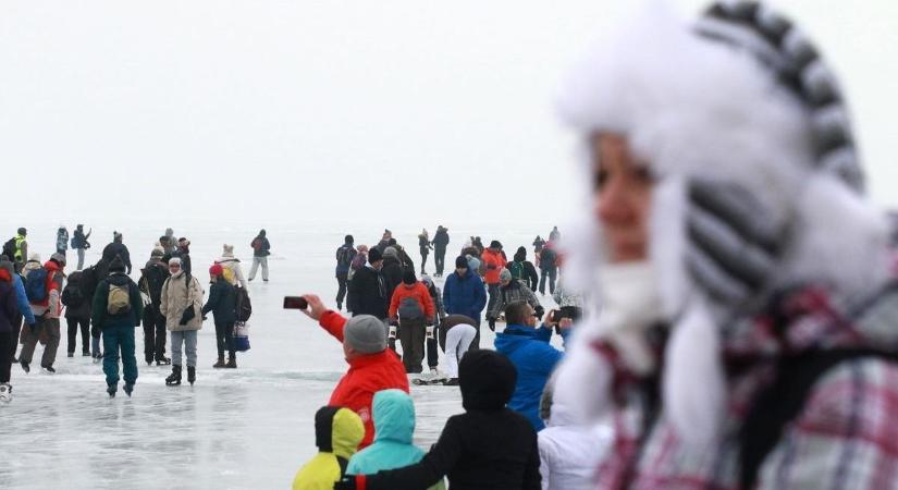 Továbbra is bizonytalan a Balaton-átcsúszás: friss helyzetjelentés érkezett a jégről