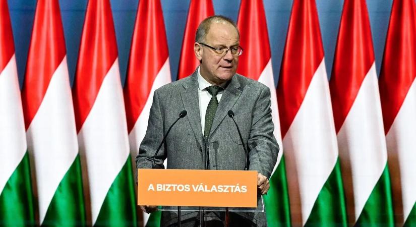 Navracsics Tibor: Meg kell tartani az erős és stabil önkormányzati rendszert a választáson