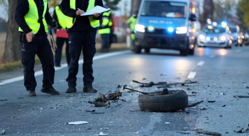 Ijesztő jelenetek a 6-oson: megcsúszott, majd átsodródott a szembesávba
