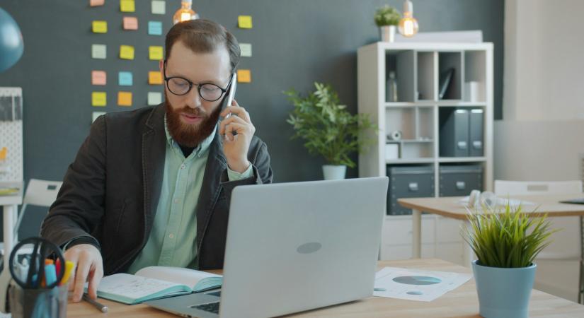 A csalók egyetlen telefonhívással vehetik el az összes pénzét