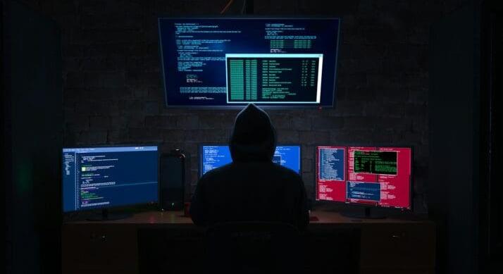 Szigorít az MNB – A csalás gyanúja esetén két percen belül, azonnali ügyintézői kapcsolás kell