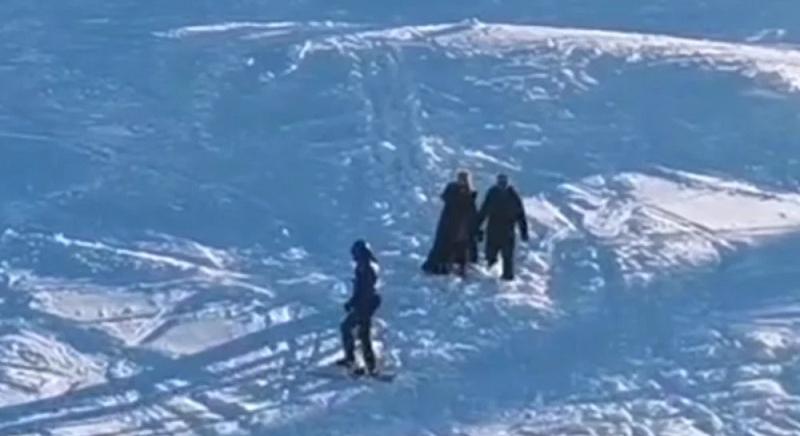 „A sípálya nem divatbemutató” – Szoknyába öltözött nő sétált a Keresztényhavason