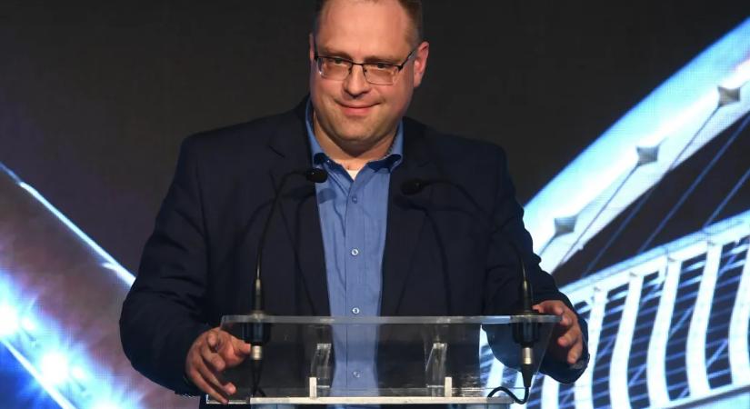 Szolnok polgármestere a Telexnek: Hajlandó vagyok egyeztetni a Tisza Párttal