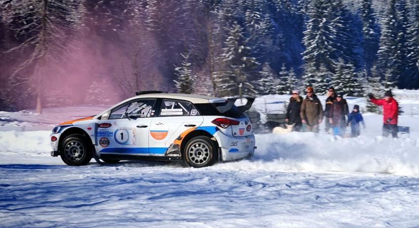 Klasszikus autók, hideg és francia siker – Jubileumi Winter Romania Historic Rally Kommandón (VIDEÓ)