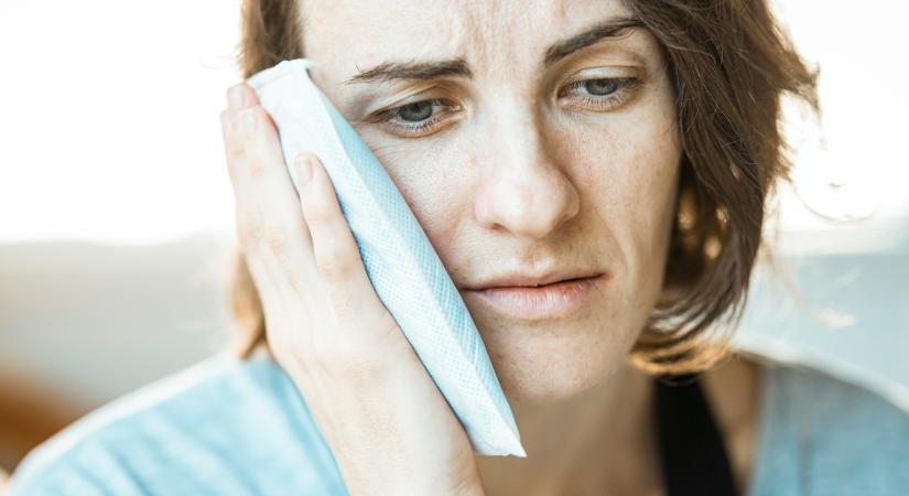 A fülfájás és a furcsa pattanás is a rák egyik első tünete lehet