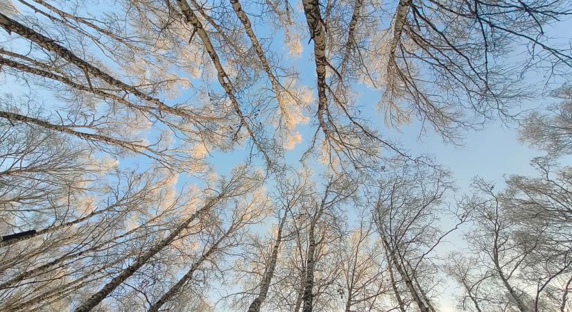 Rendkívül hideg reggelre ébredt az ország, de már látni a fordulatot az időjárásban