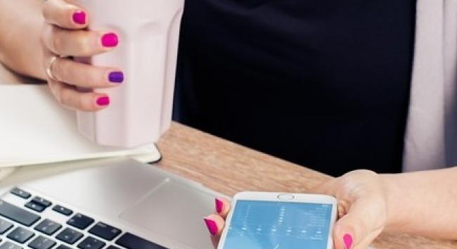 Változott a pénzforgalmi törvény, két percen belül kell fogadni az ügyfélhívást a bankoknak