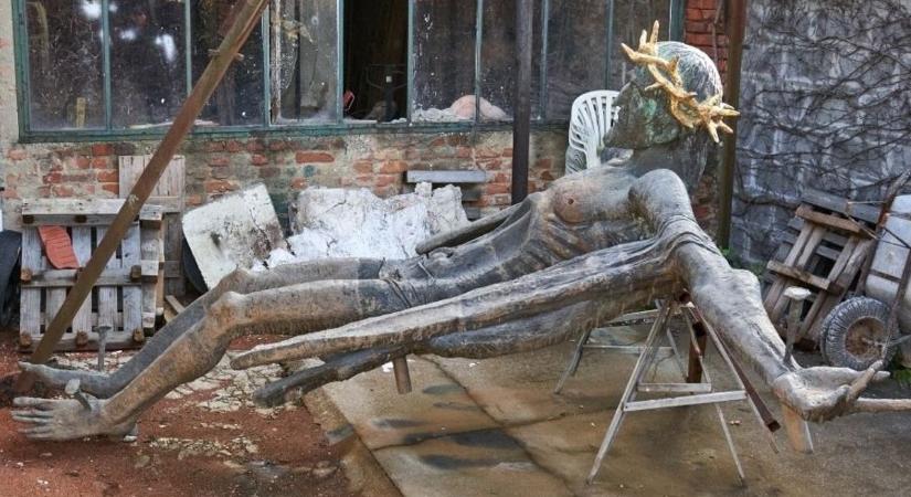 Óriási értékű, elfeledett kincs lapult egy pécsi műhelyben – hamarosan mindenki megcsodálhatja!