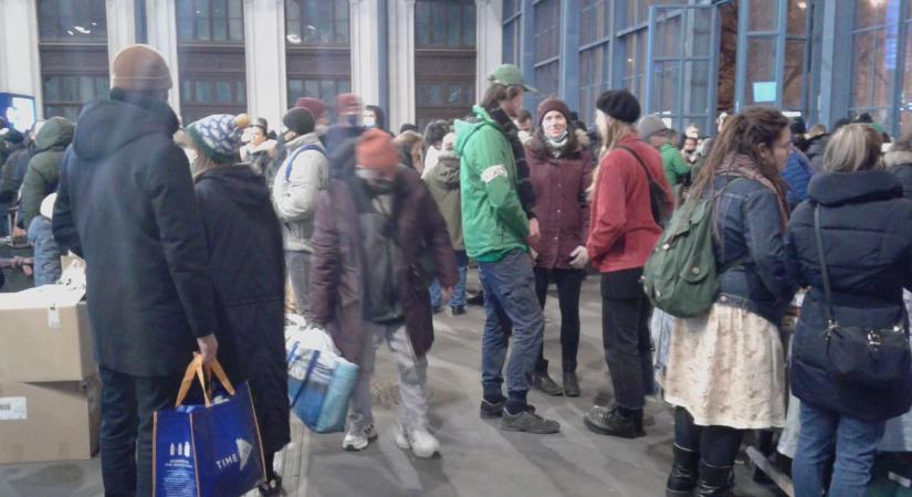 A külügynek ki kell adnia a menekültügyi adatokat