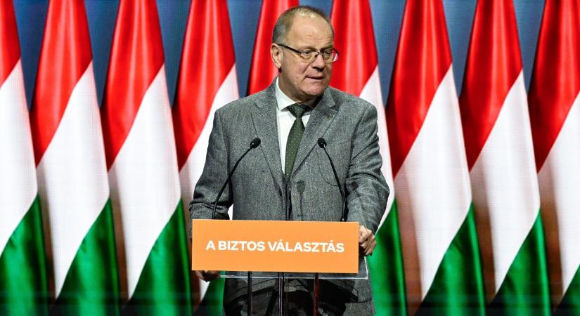 Navracsics Tibor: akik most több pénzt követelnek, csődbe viszik az önkormányzati rendszert