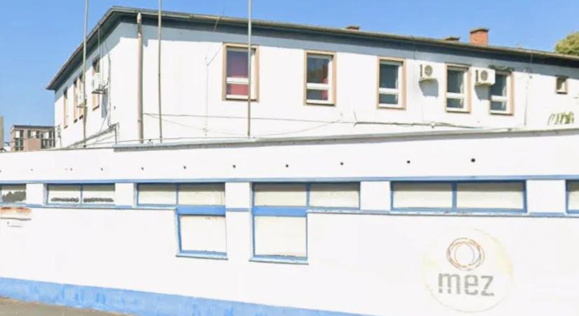 Darabokban árulják a tartozáshegy alatt összeomlott százéves magyar gyárat