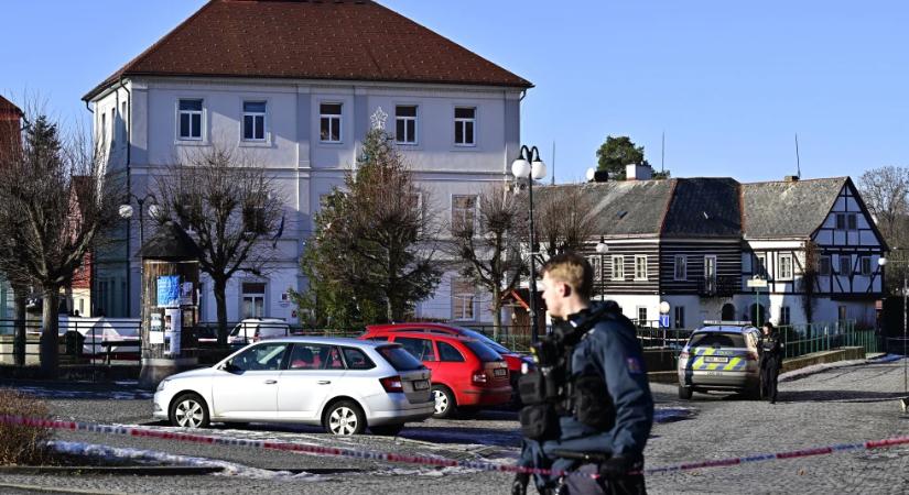 Lövöldözés tört ki a városházán Csehországban