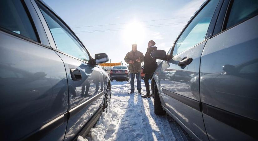 Egyre több és egyre idősebb autó cserél gazdát Magyarországon