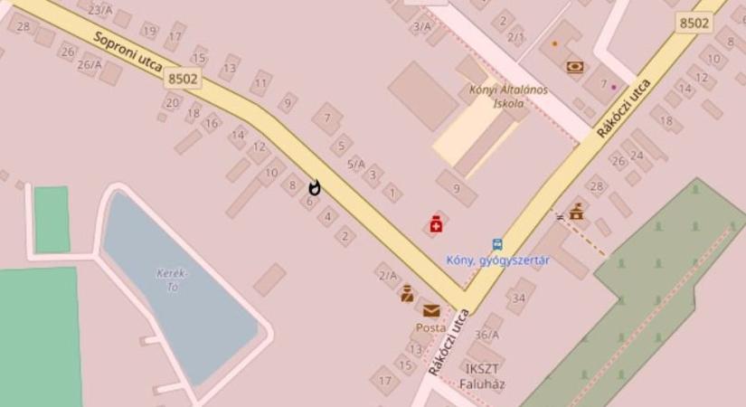 Kigyulladt egy autó Kónyban, két tűzoltóság is sietett a helyszínre