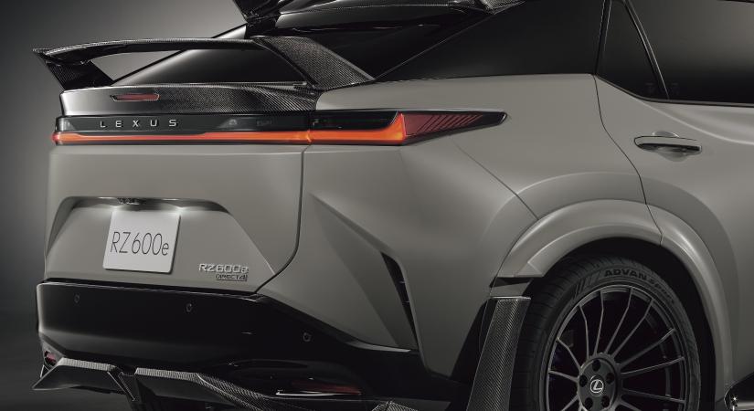 Felhergelte villanyautóját a Lexus