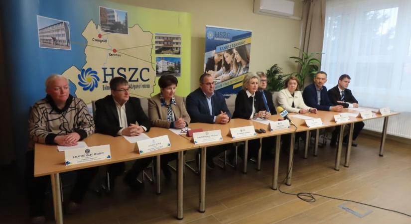 A HSZC mind a hét iskolájában szerveznek jószolgálati programokat