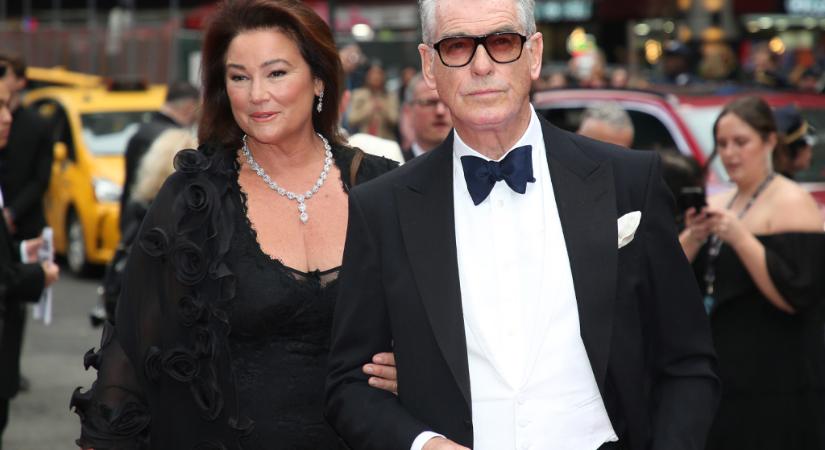 Kegyetlenül kigúnyolták Pierce Brosnan feleségét – hihetetlenül sértő, amit vele tettek