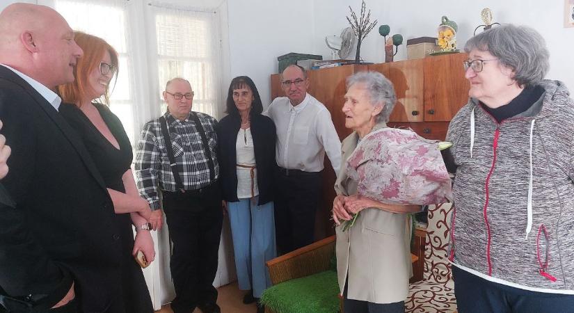 Bach Ferencnét köszöntötték születésnapja alkalmából