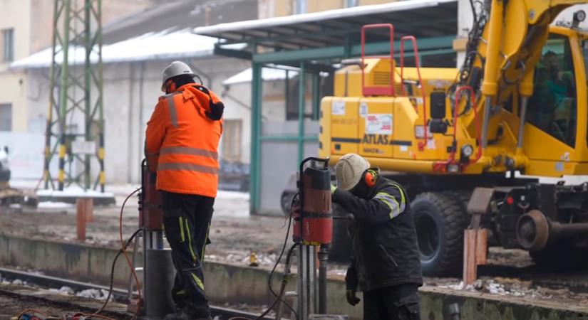 Akadálymentes peront alakítanak ki a Keleti Pályaudvaron