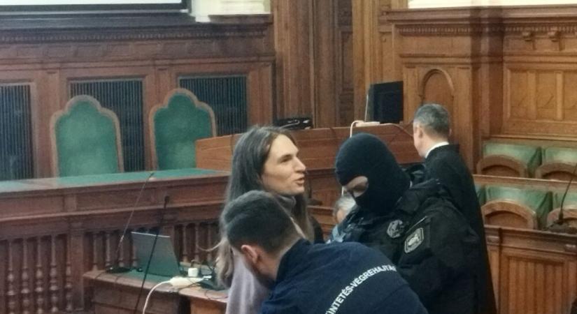 Huszonnégy évet kér az ügyészség a brutális antifa terroristára