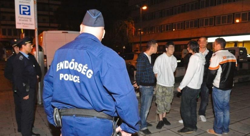 Reagált a rendőrség a Pécsi Estben történő razziára: ököllel ütötték vendégeket a biztonsági őrök