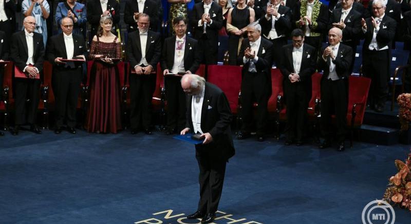 Krasznahorkai László különleges ajándékkal lepte meg szülővárosát