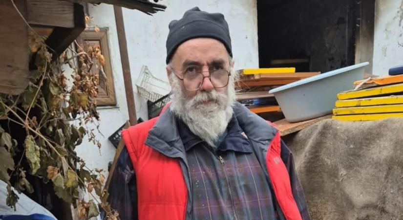 „Berobbant a kandalló üvege, leégett az otthonom” - László a kocsijában alszik a tűzvész óta