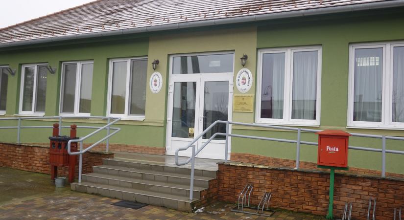 Esztárban együtt maradnak a generációk