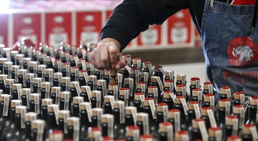 Belefulladnak a szeszbe a gyártók, akár árháború is kirobbanhat