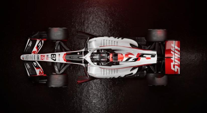 Nagy adag fehérítőt adtak a Formula–1-es csapatnak (Fotó, videó)