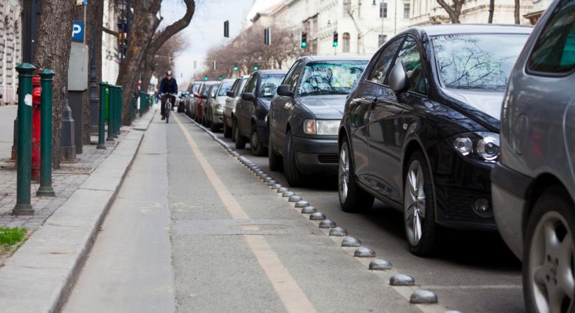 Ez durva: kiderült, ennyit veszít az autód az értékéből egy év leforgása alatt
